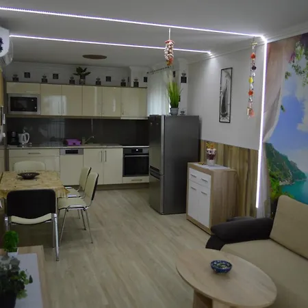 Lägenhet Ezuestpart Granada Koezvetlen Vizparti Premium *